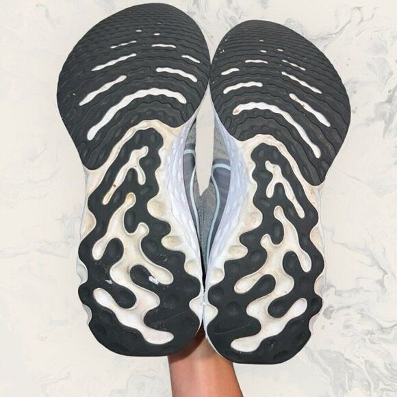 Nike React Infinity Run Flyknit 2 Particle Grey Running Athletic Shoe Women 6.5 - Picture 7 of 8